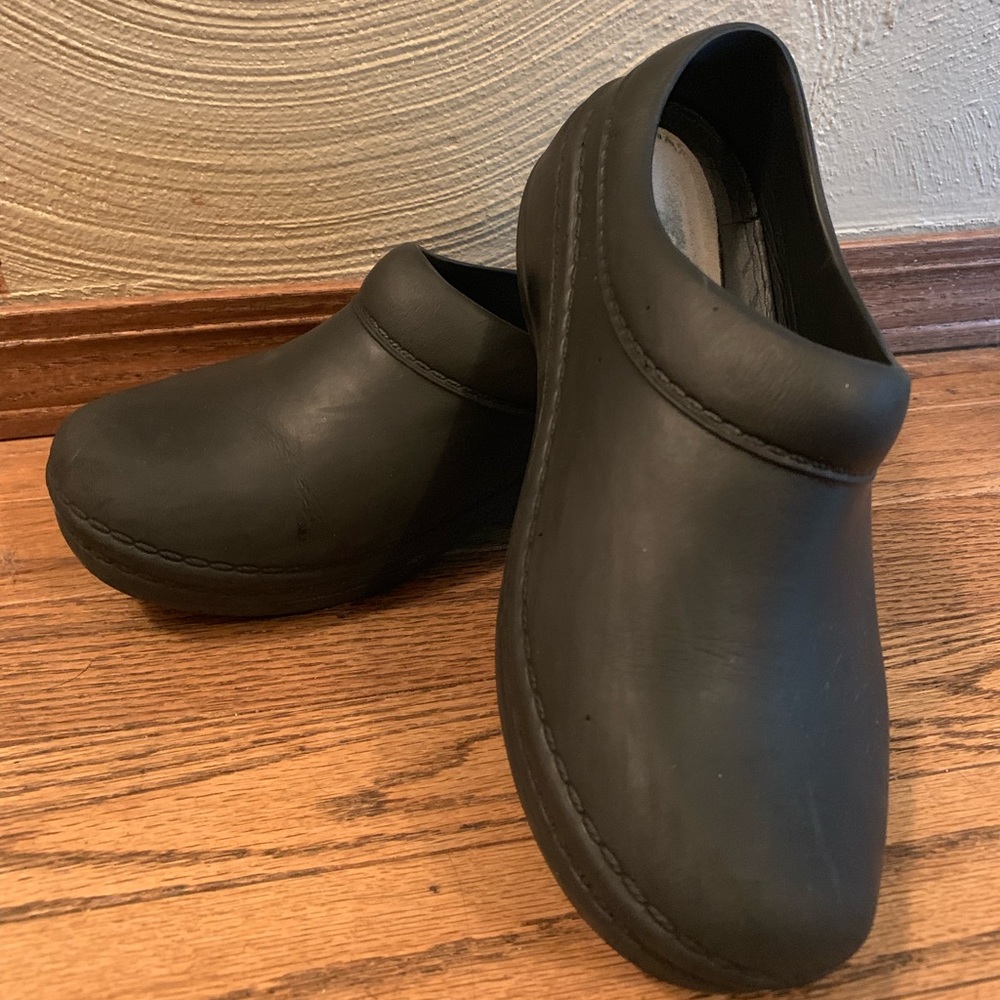 Worker’s Clogs (nursing,culinary, etc.)